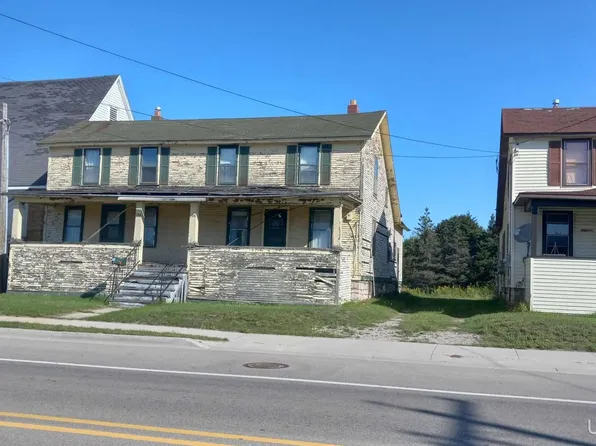 124 E Elk St, Manistique, MI 49854