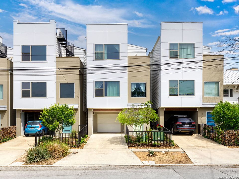 1st image of 221 W LAUREL