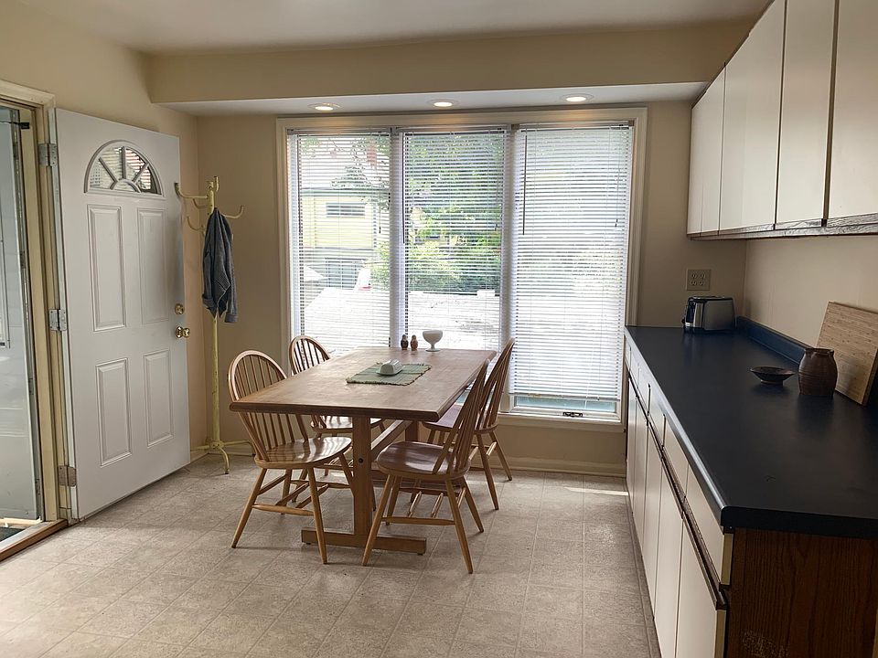 1st image of 722 Holly Ave APT 2