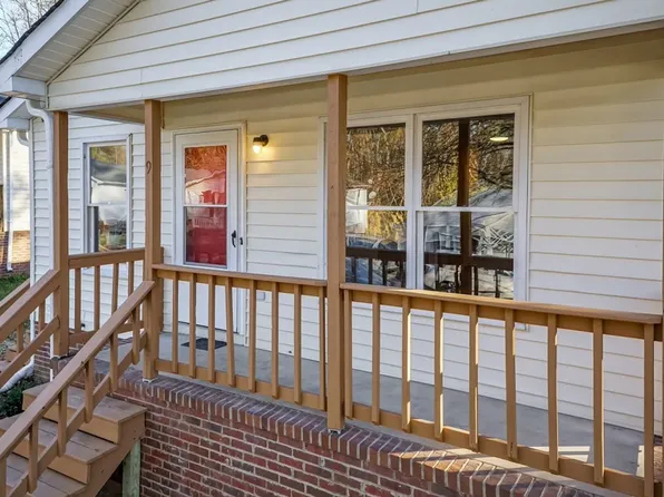 9 Quad Oak Dr, Greensboro, NC 27405