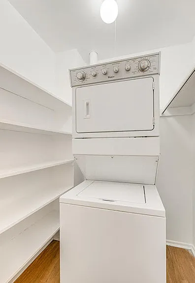 Bella Vista Apartments — Photo 6