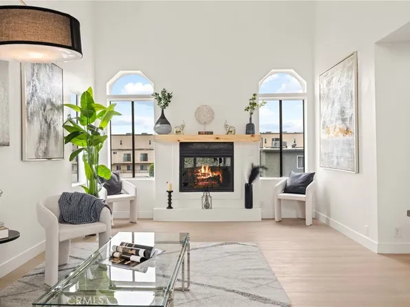 6124 Hazelhurst Pl #10, North Hollywood, CA 91606