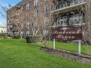 60 Hempstead Avenue #1J, Lynbrook, NY 11563