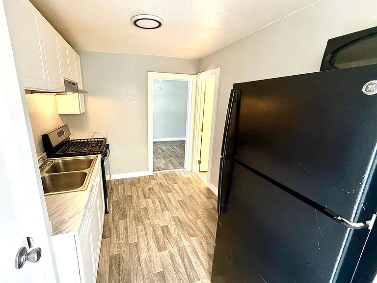 602 Lovett Ave — Photo 3