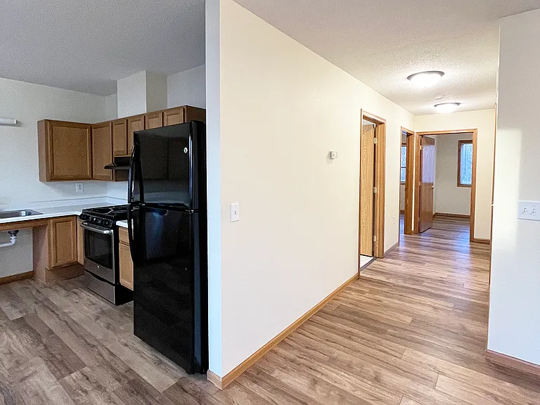 175 W Lind St — Photo 5