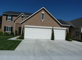 1671 Blackwood Ave, Clovis, CA