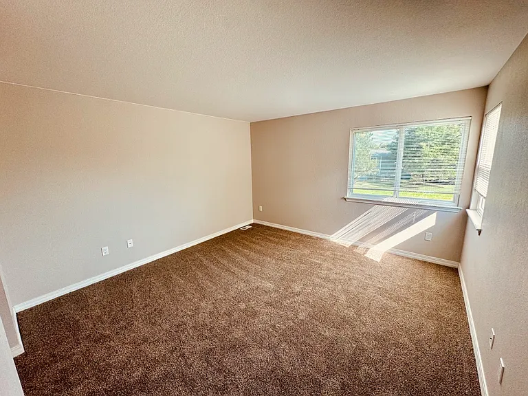 1141 James Ct — Photo 11
