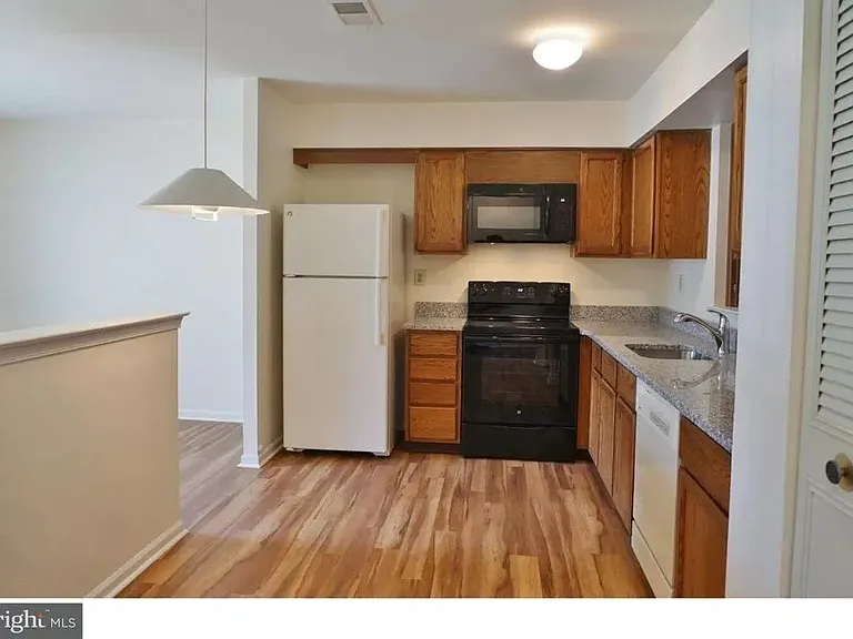 206 S Snowdon Ct — Photo 6