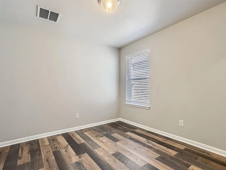 1505 Everts St — Photo 24