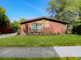 21272 Danbury St, Clinton Township, MI 48035