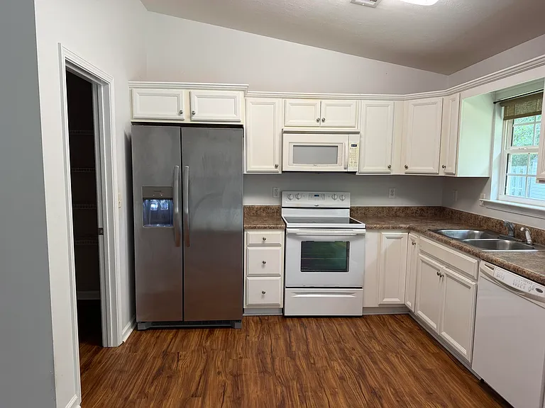 154 Fox Haven Dr — Photo 4