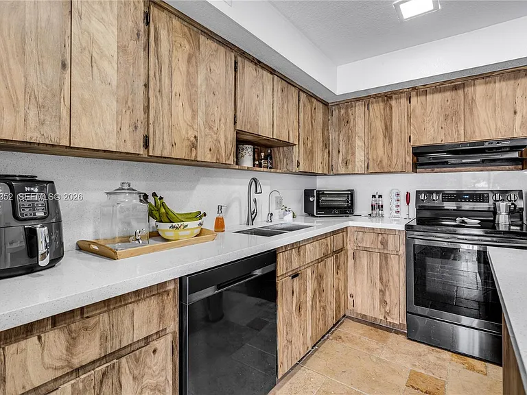 1424 NW 113th Way — Photo 13