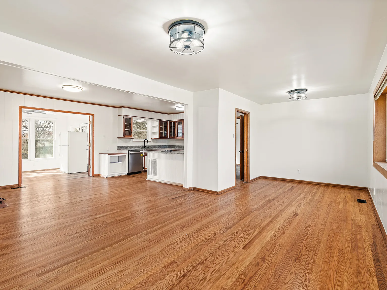3 bed, 2.5 bath, 2105 sqft, $2,650 — Photo 1