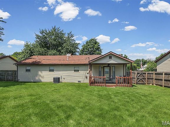 4th image of 216 Botanical Dr