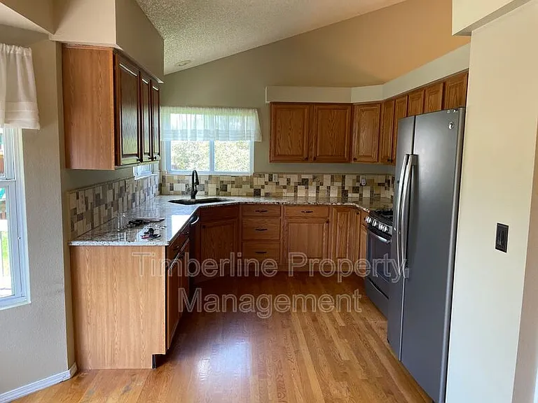 8322 Radcliff Dr — Photo 4