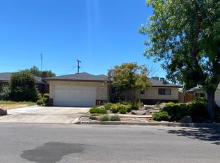 4022 E Hampton Way, Fresno, CA 93726
