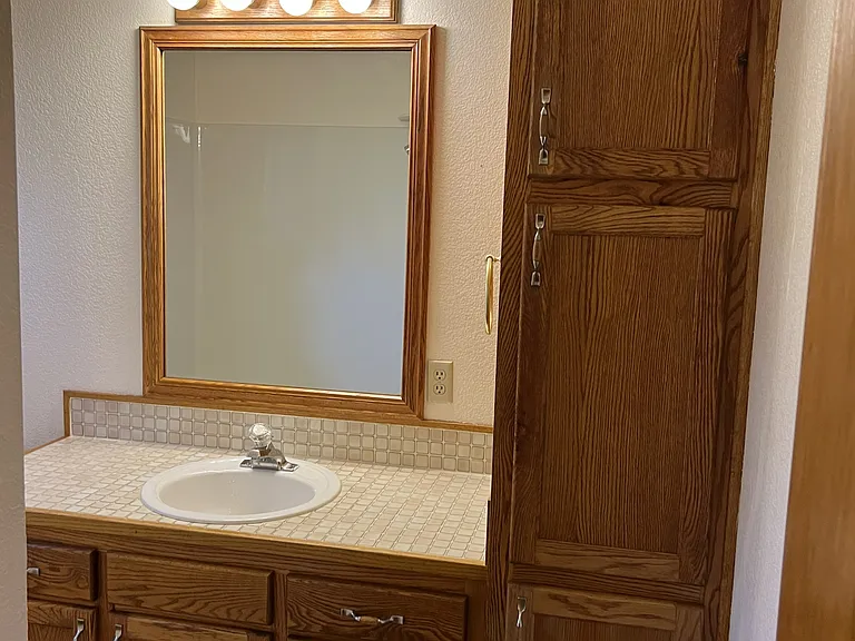 1370 Boone Rd S — Photo 14