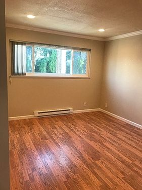 4th image of 290 Pennsylvania Ave APT 1