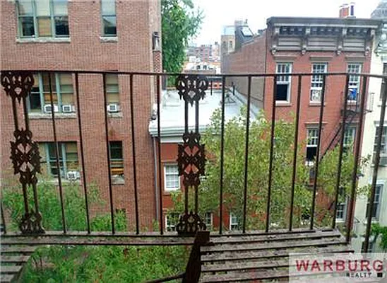 Rented by Warburg | media 7