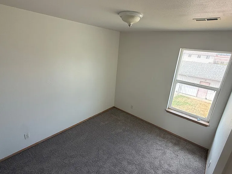 1813 E 3rd Ave — Photo 7