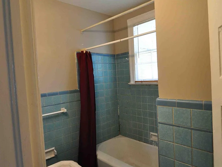 908 Hamilton Ct — Photo 5