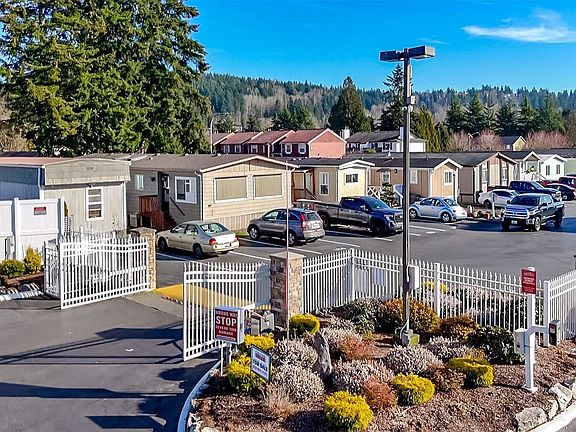 3rd image of 210 37th St SE #8