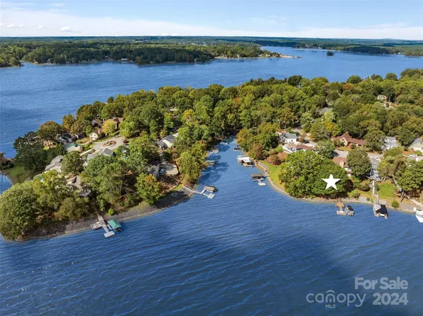 19010 Kailua Cir, Tega Cay, SC 29708