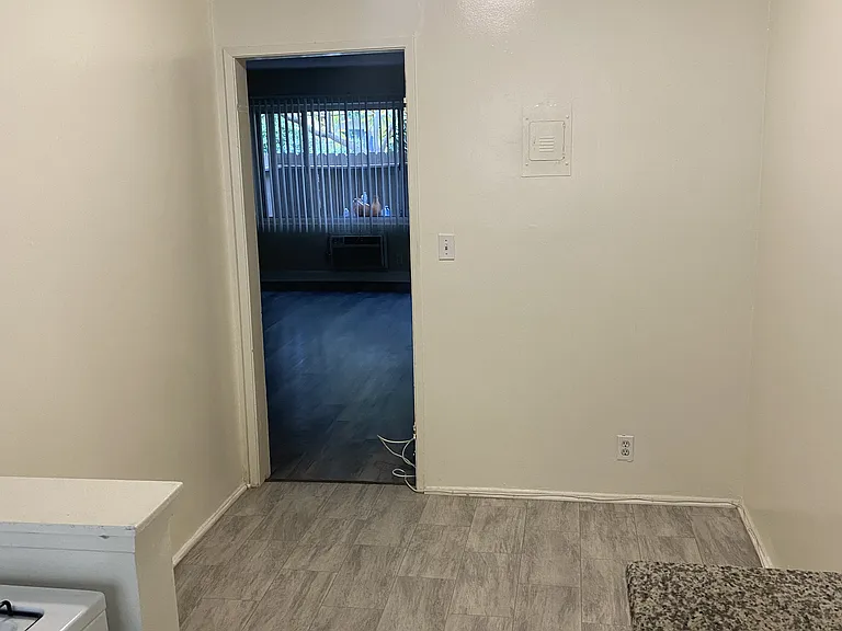SEP-BUR APARTMENTS — Photo 24