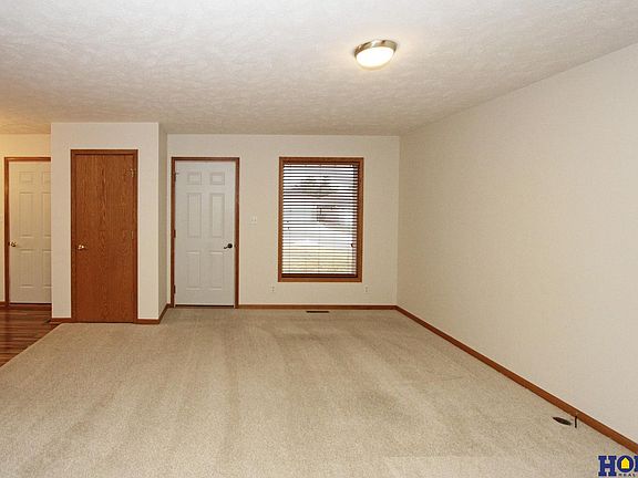 5th image of 532 Church St