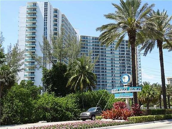 2nd image of 100 Bayview Dr APT 502