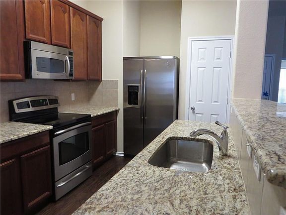 4th image of 10263 Darkwood Dr