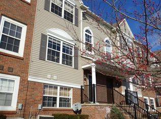 766 Eagle Dr #627, Fenton, MI 48430