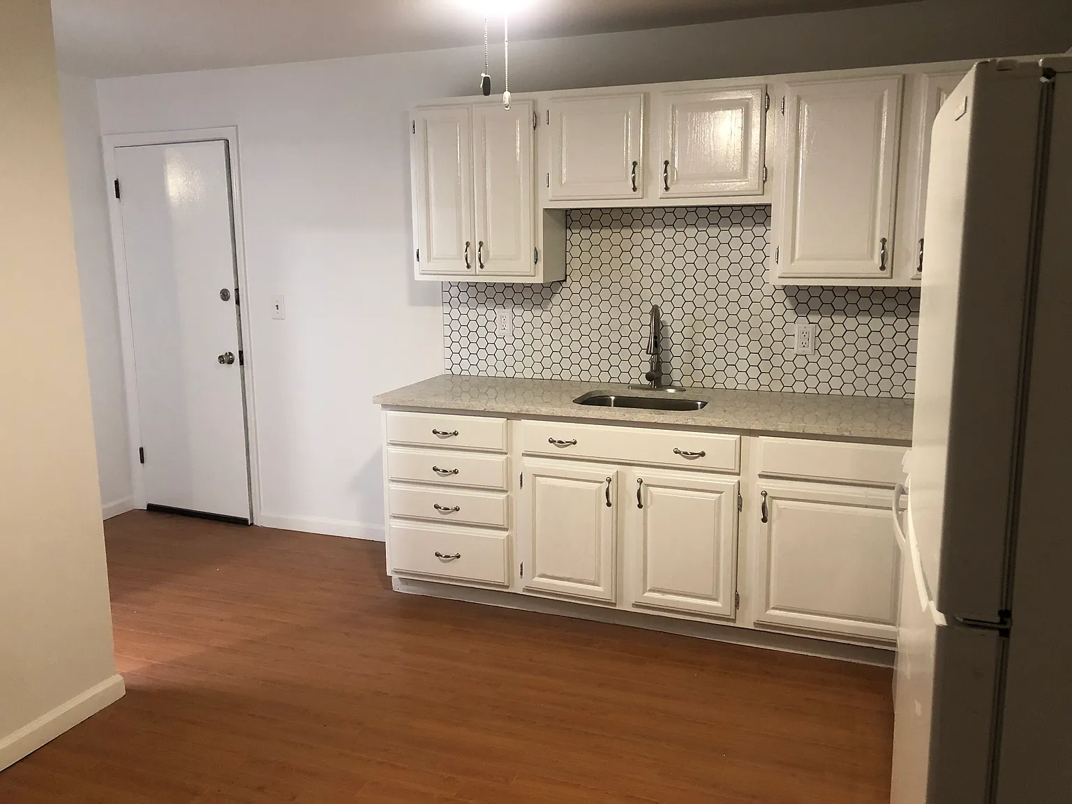 2 bed, 1100 sqft, $2,699 — Photo 4