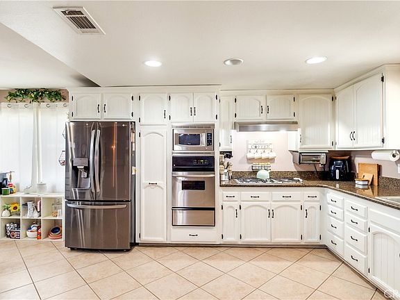 4th image of 3090 Norco Dr