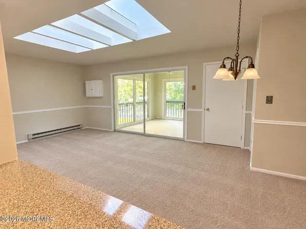 10 Lexington Ct, Red Bank, NJ 07701