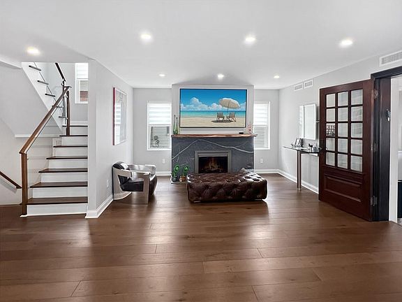 2nd image of 5021 Surf Ave