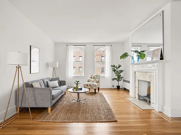 3555 76th St APT 52, Flushing, NY 11372