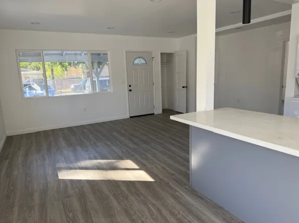 7044 Tyrone Ave, Van Nuys, CA 91405