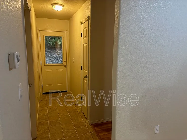 175 Barron Ct — Photo 8