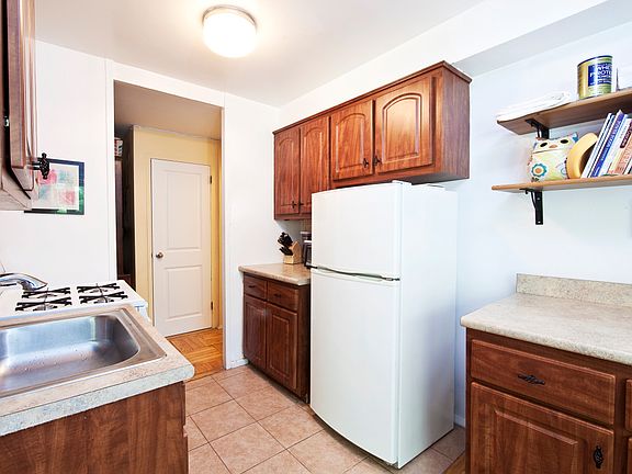 4th image of 105 Ashland Pl #2B