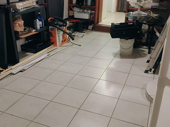 4th image of 1712 Merrick Rd