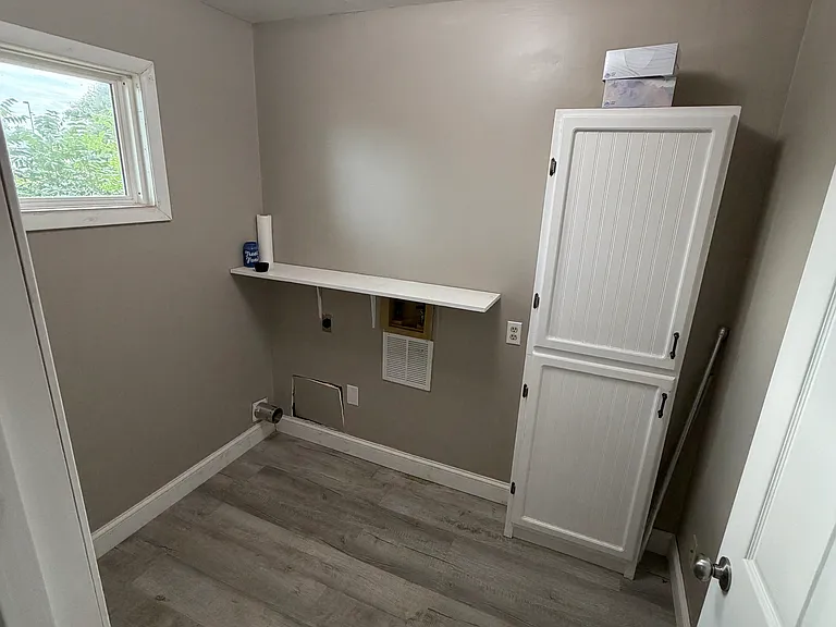 124 W Hartman Ave — Photo 19