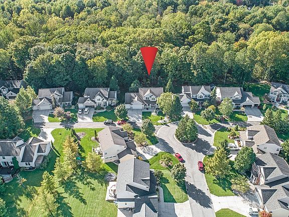 2nd image of 5571 N Meadowgrove Ct SE