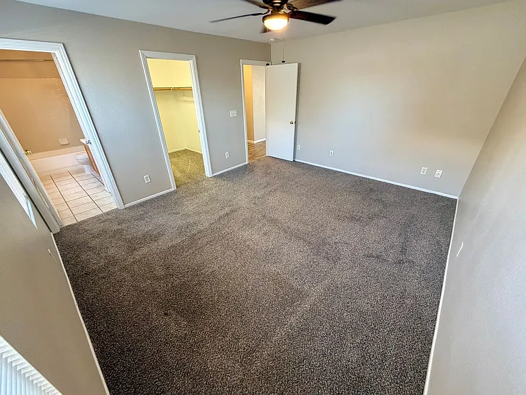 5712 Viberti Ct — Photo 16