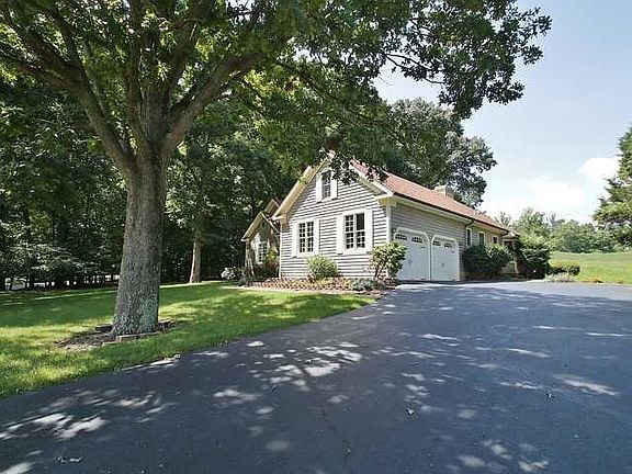 2nd image of 190 Cross Harbour Dr