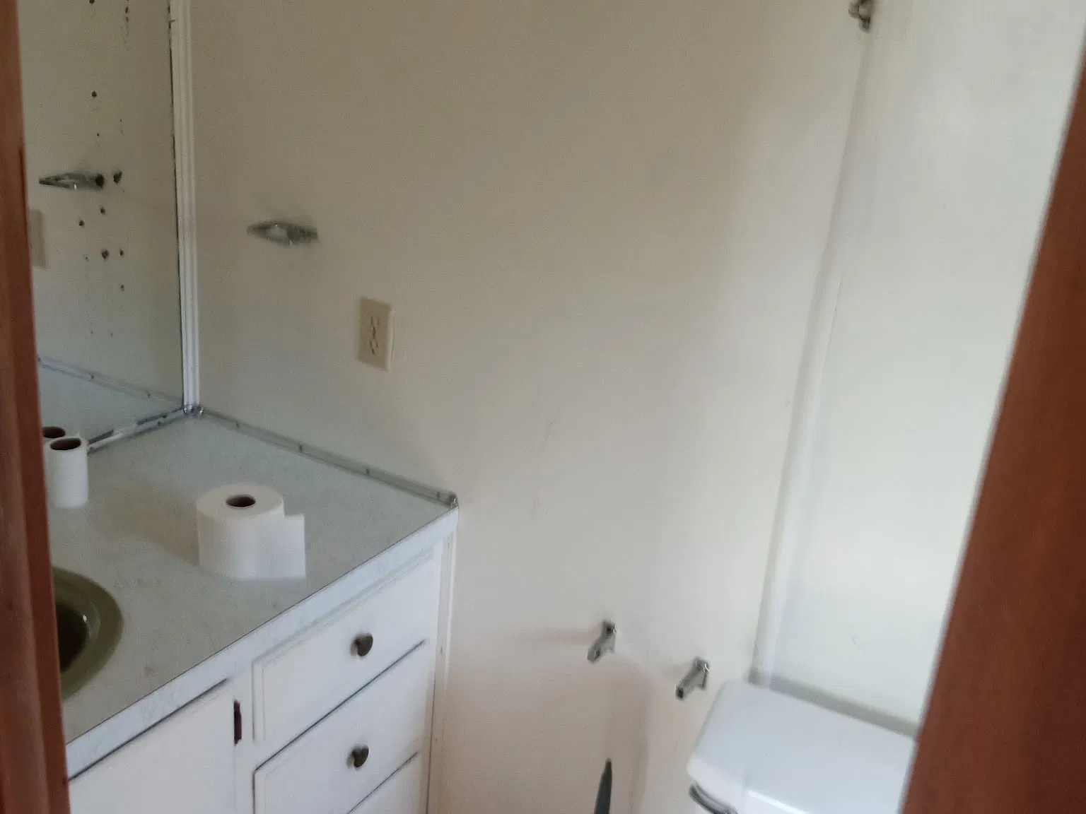 3 bed, 980 sqft, $925 — Photo 3