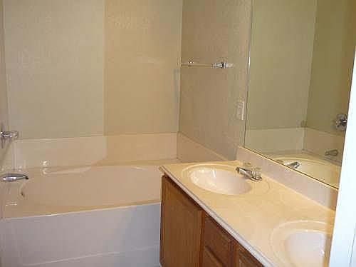 5th image of 2525 Nogales Dr