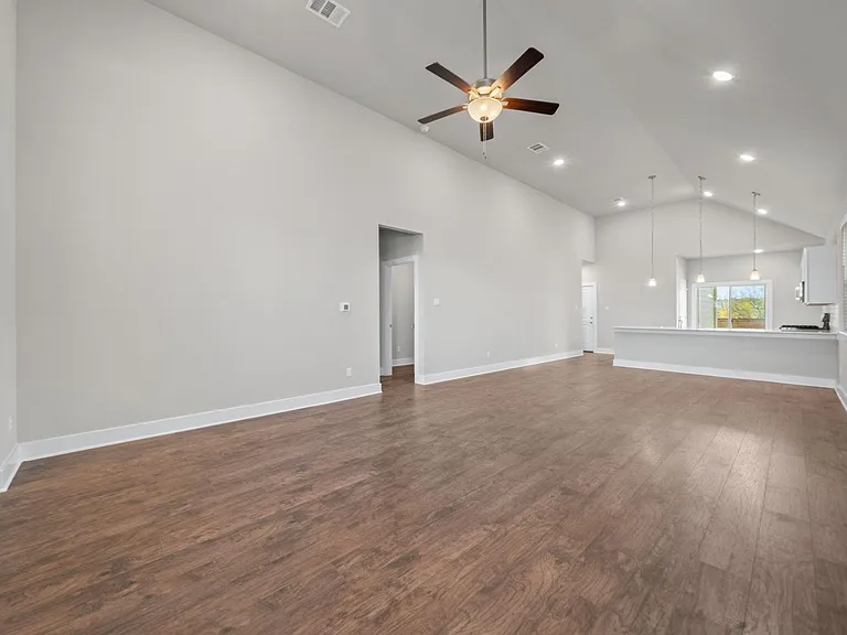 217 Pinnacle Ln — Photo 4