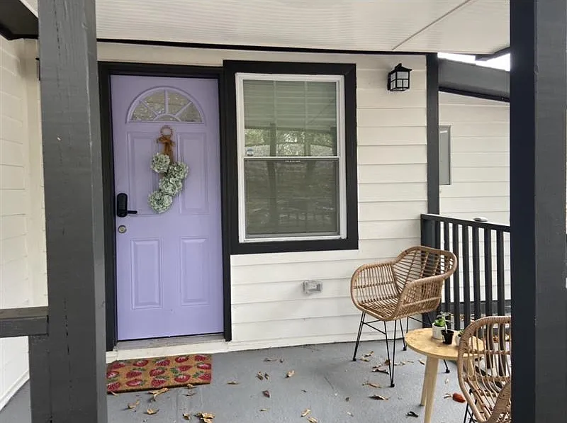 3 bed, 988 sqft, $1,800 — Photo 2