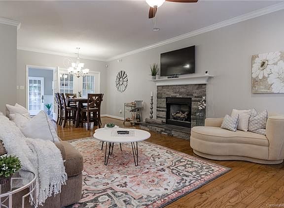 3rd image of 1680 Forest Lake Dr #2